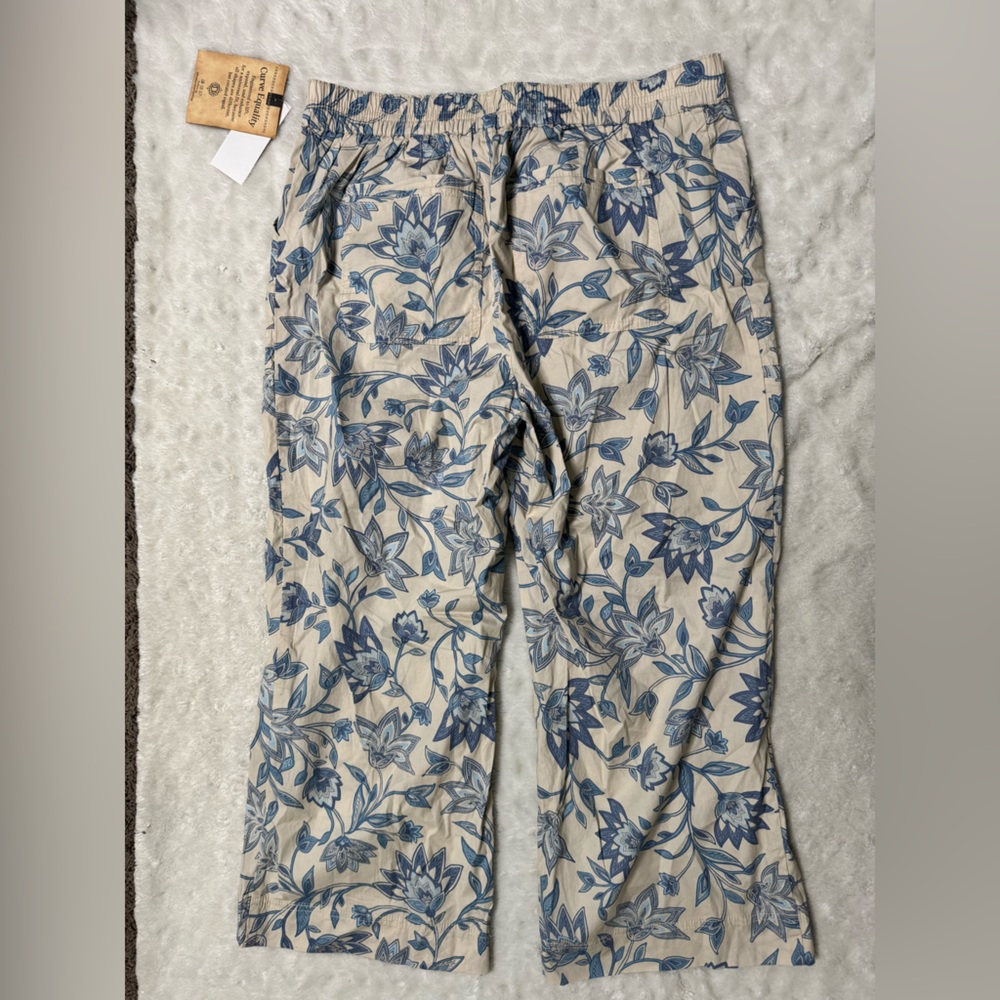 NWT- DEMOCRACY Floral Print Wide-Leg cropped Pants - Picture 2 of 15